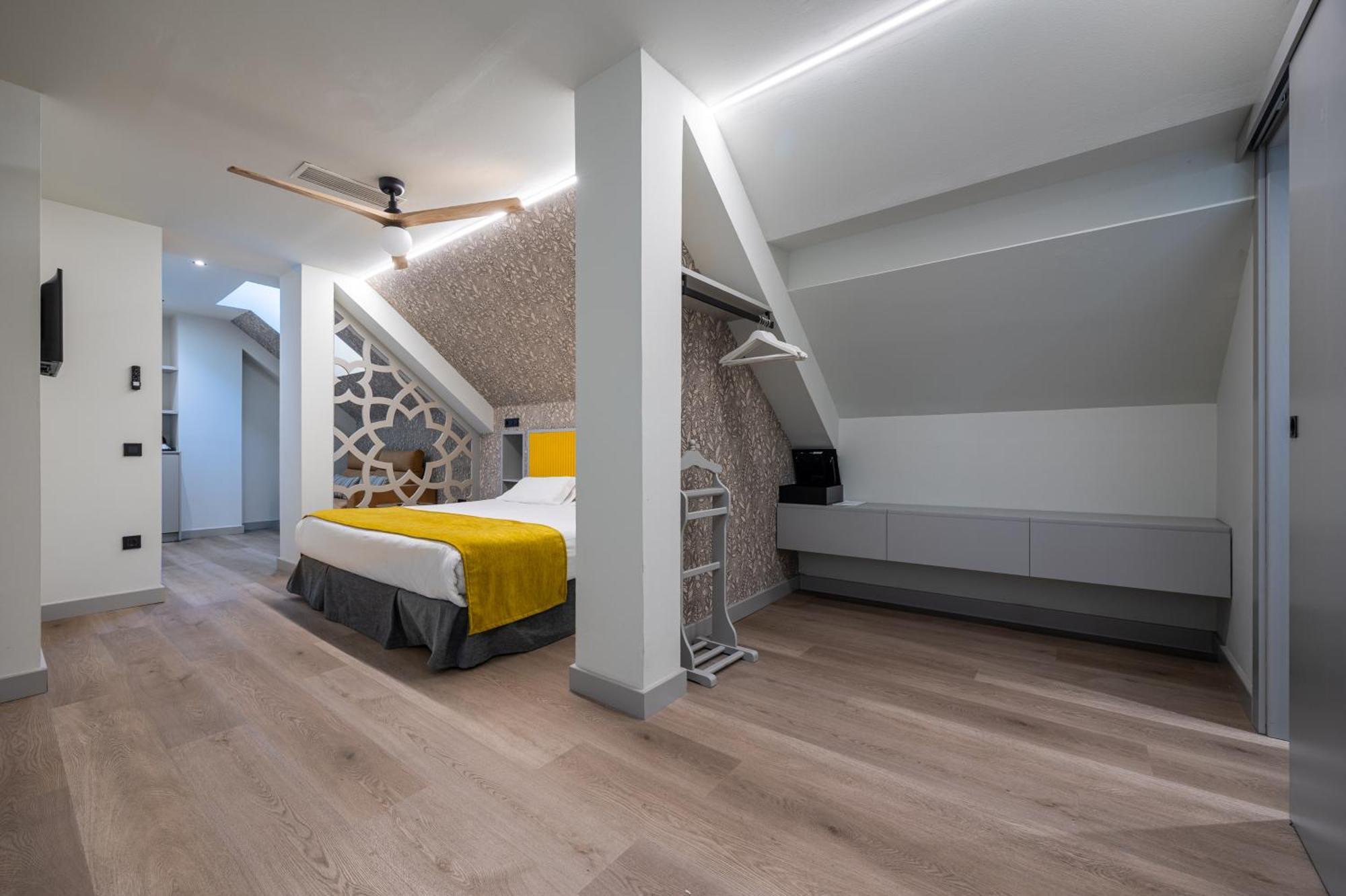 Atarazanas Boutique Hotel